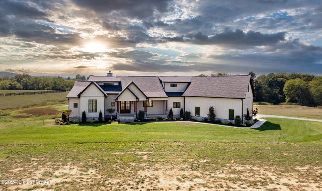 755 S Stallard Dr, Shelbyville