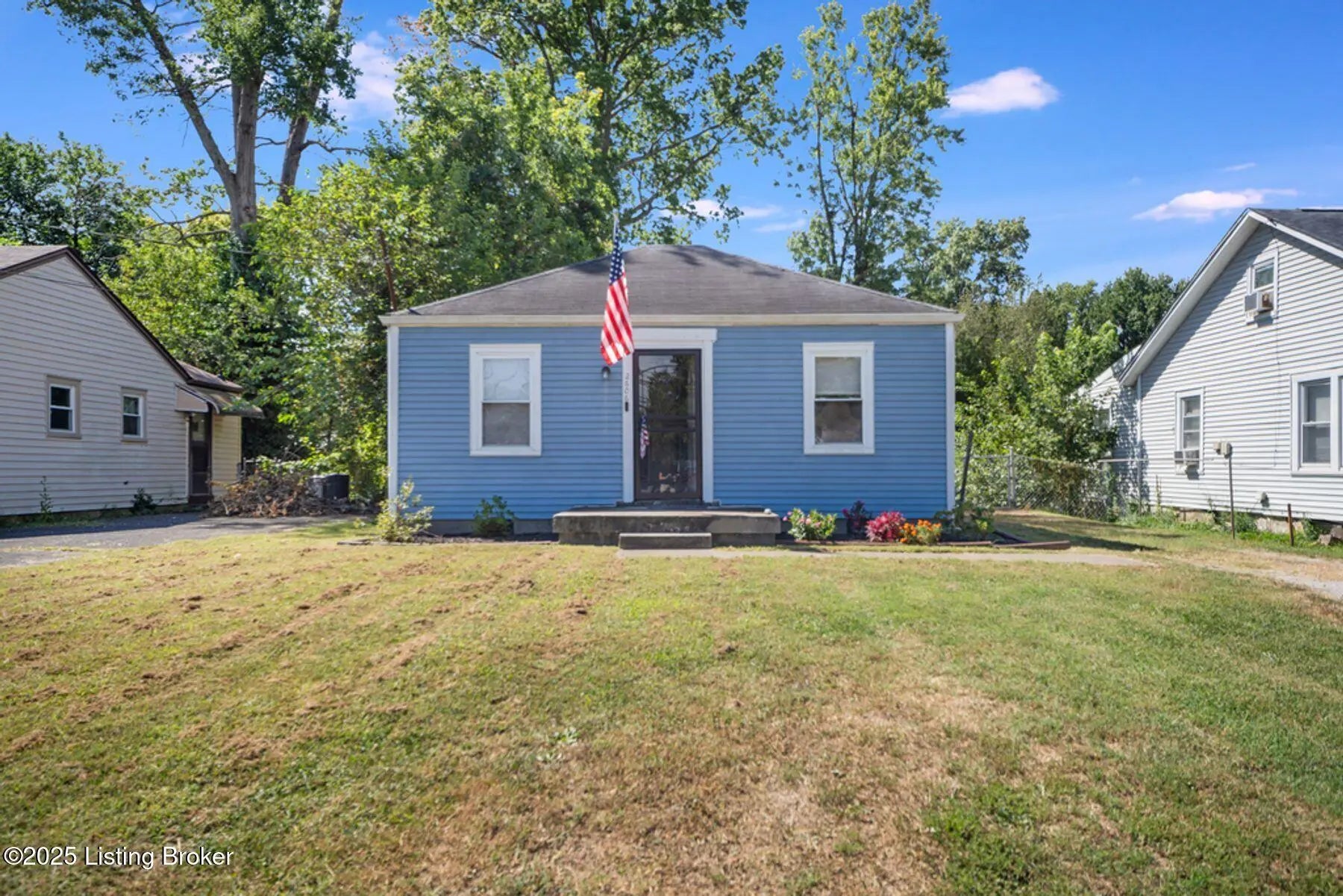 Photo of Listing #1698823