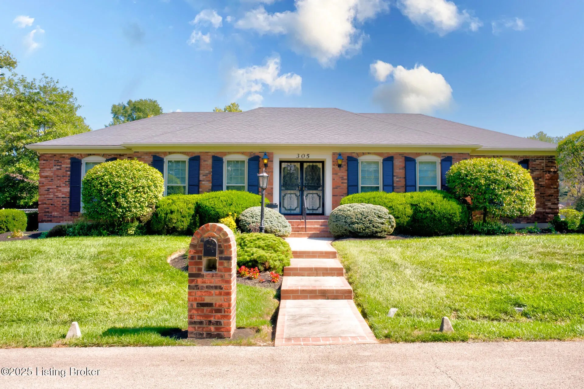 Photo of Listing #1699676