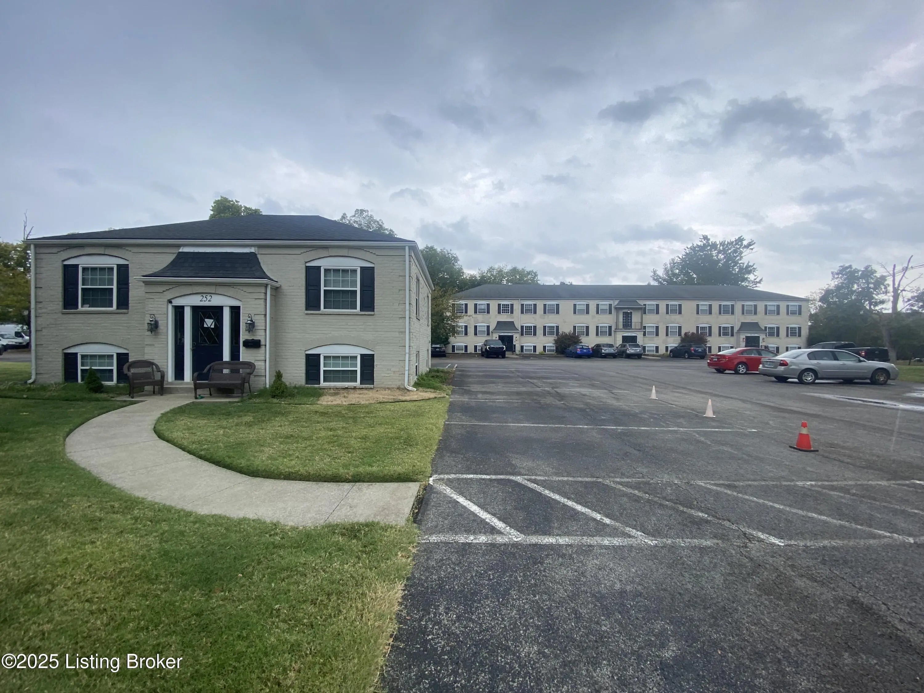 Photo of Listing #1698841