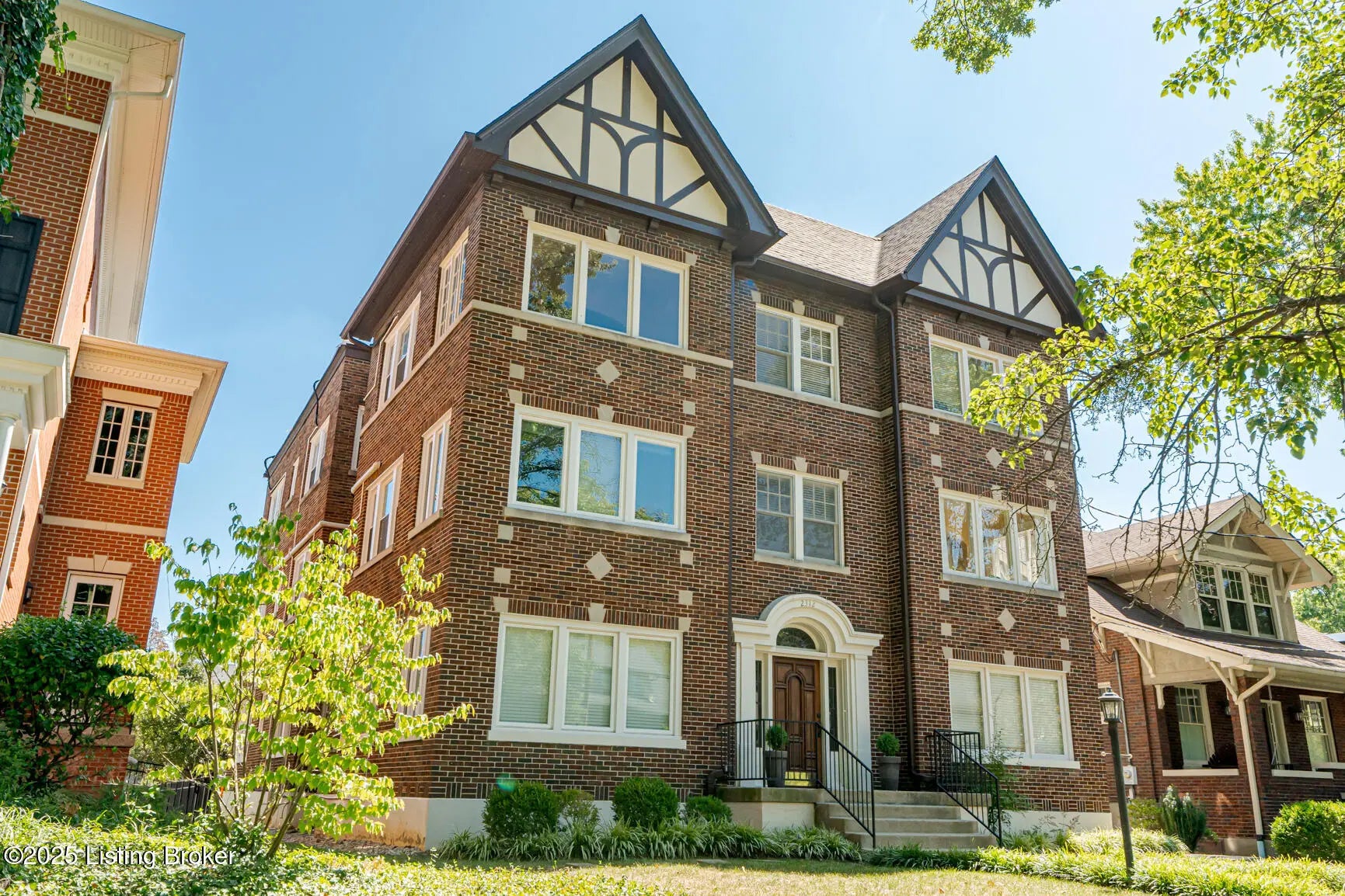 Photo of Listing #1698871