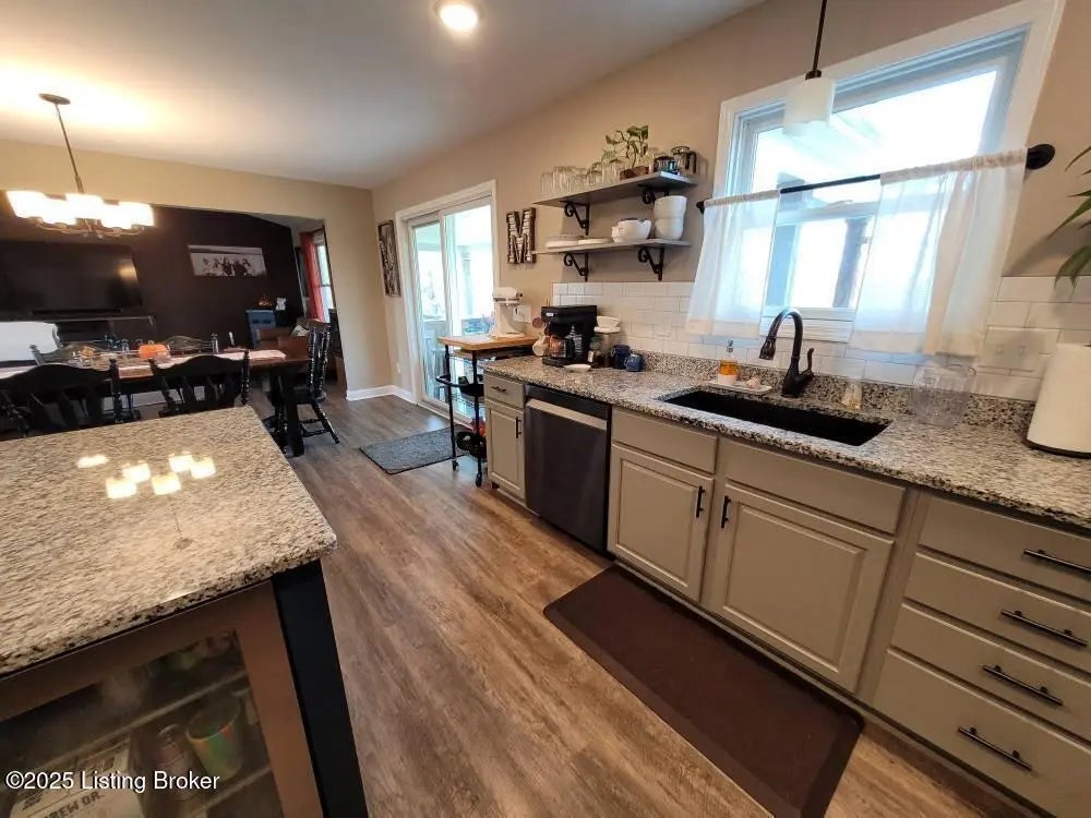 Photo of Listing #1698955