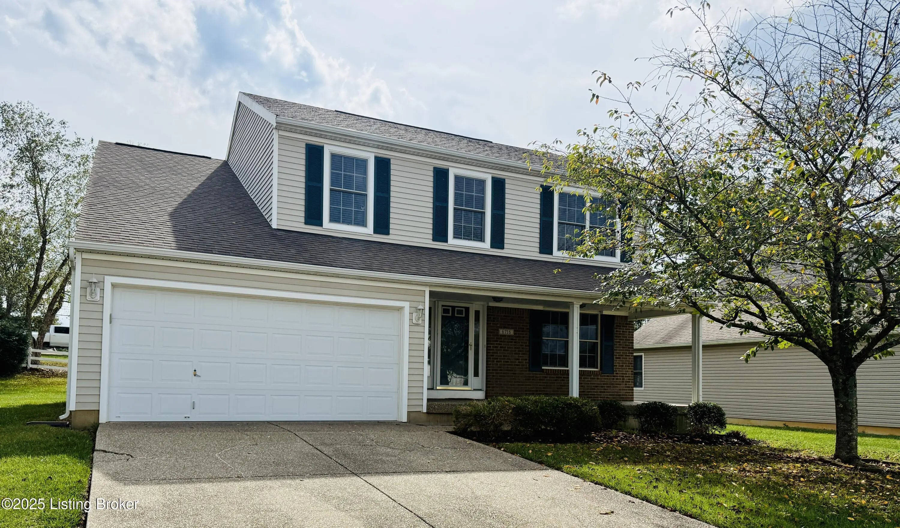 Photo of Listing #1699211