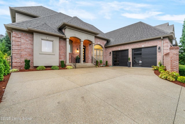 1114 Balmoral Dr, Louisville