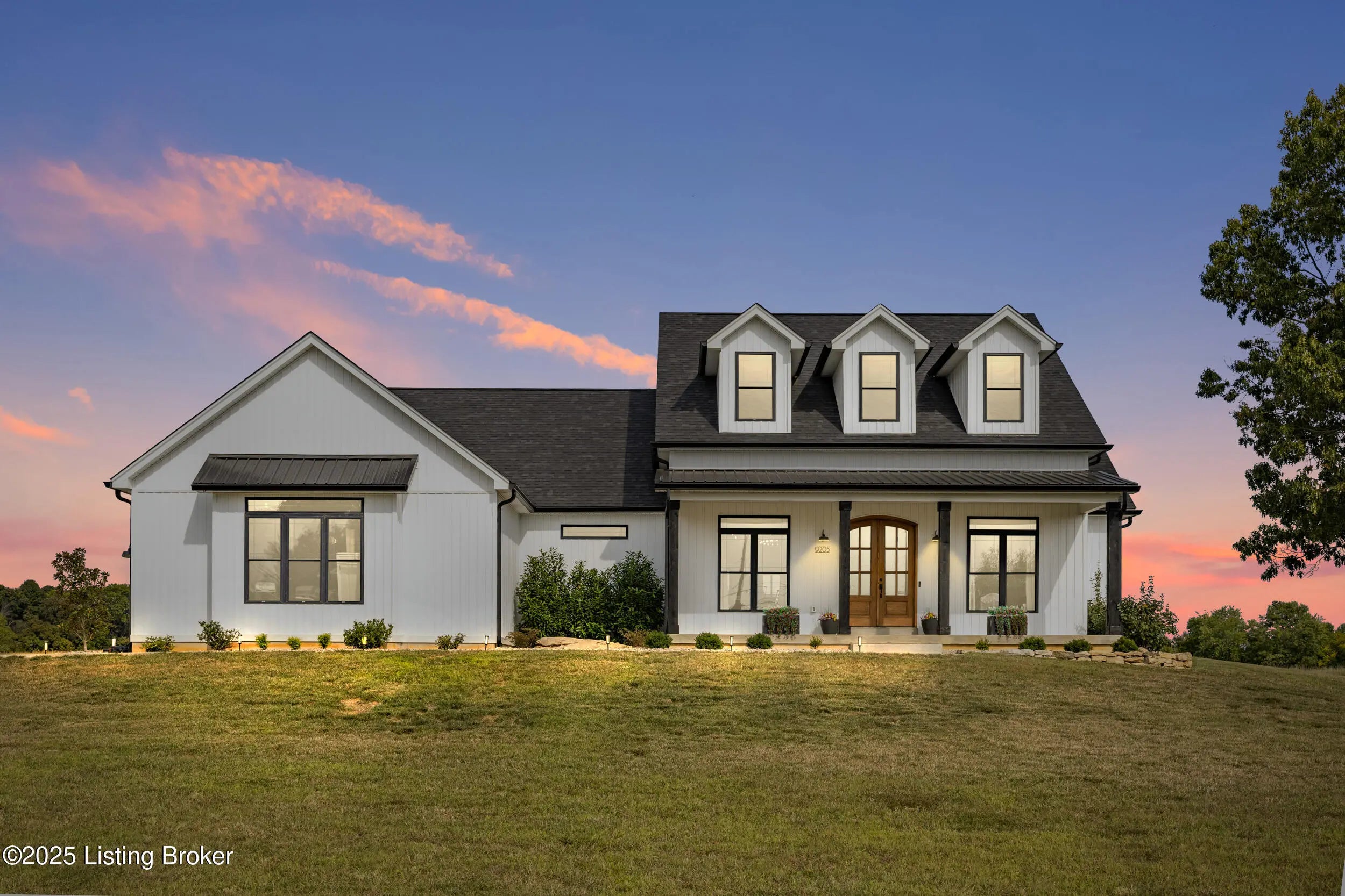 Photo of Listing #1699091