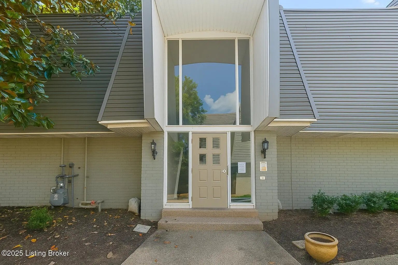 Photo of Listing #1699163