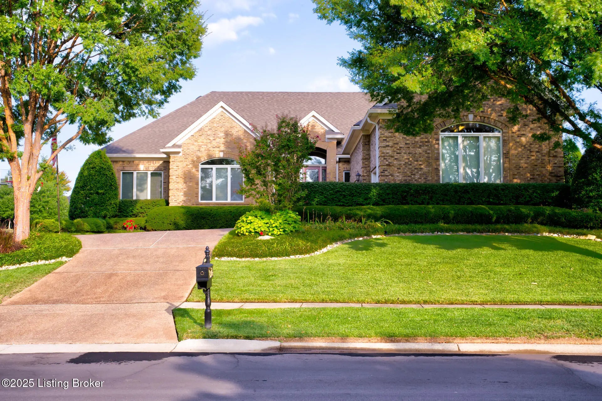 Photo of Listing #1701138