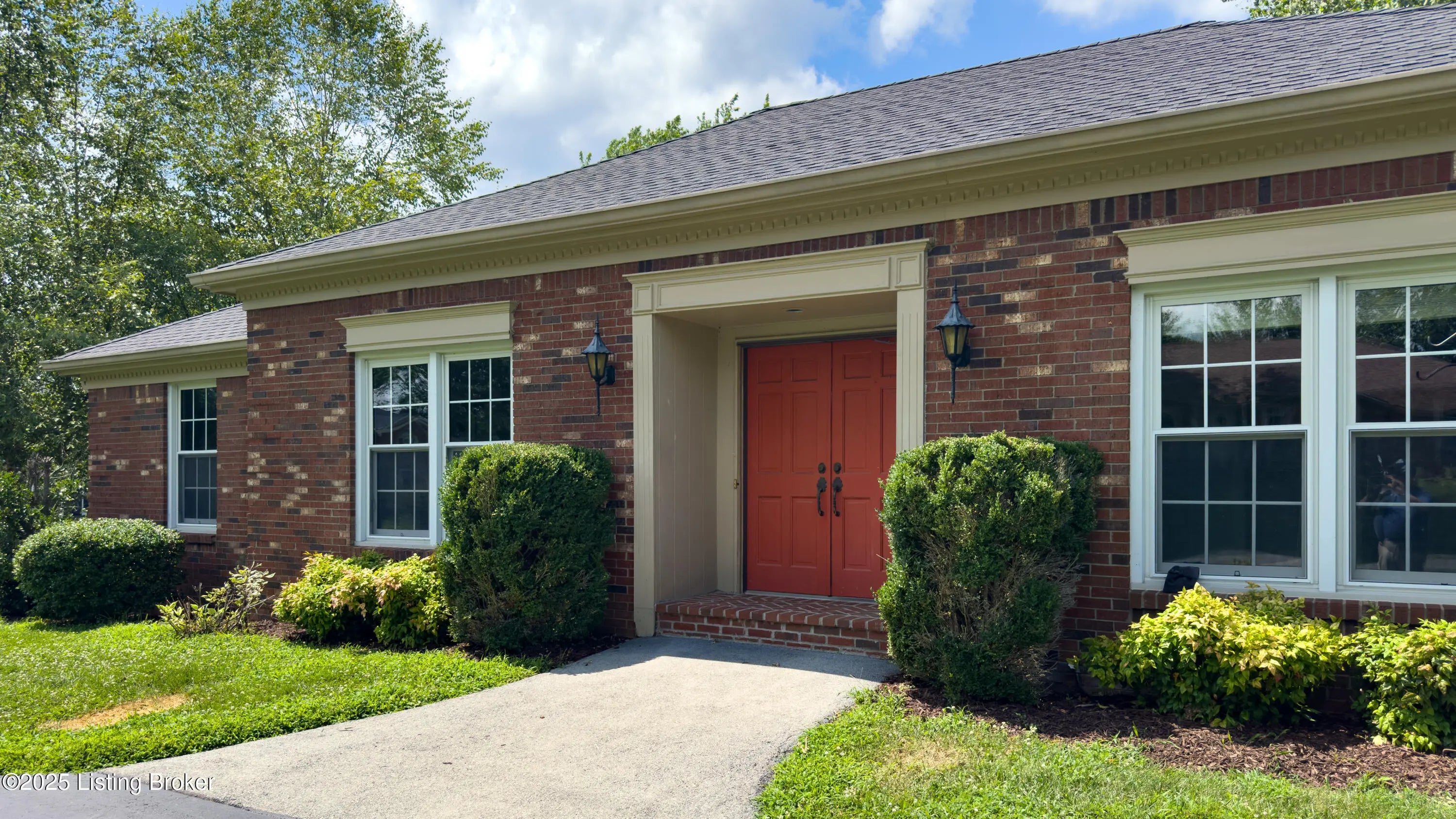 Photo of Listing #1699202