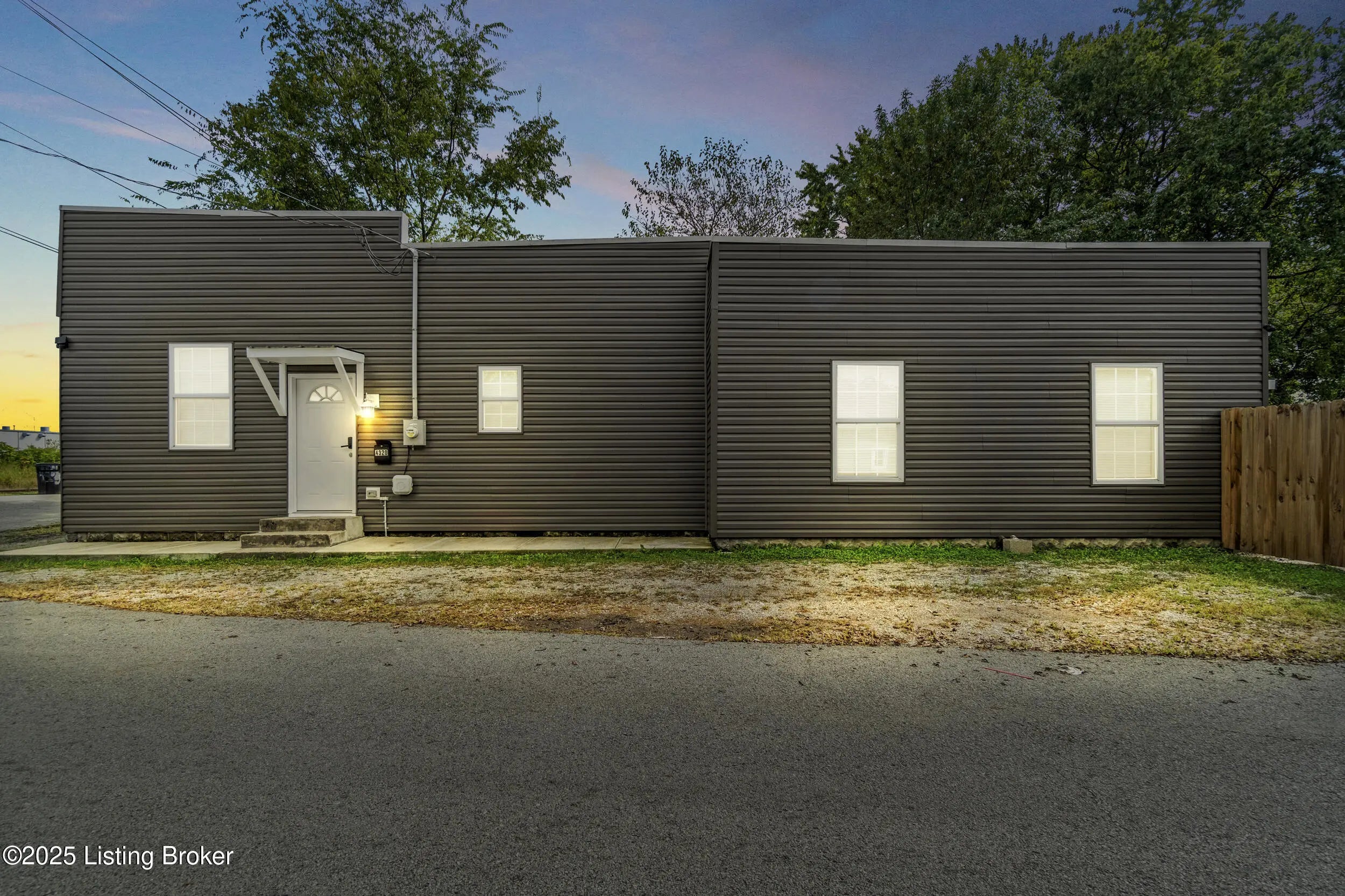 Photo of Listing #1699284