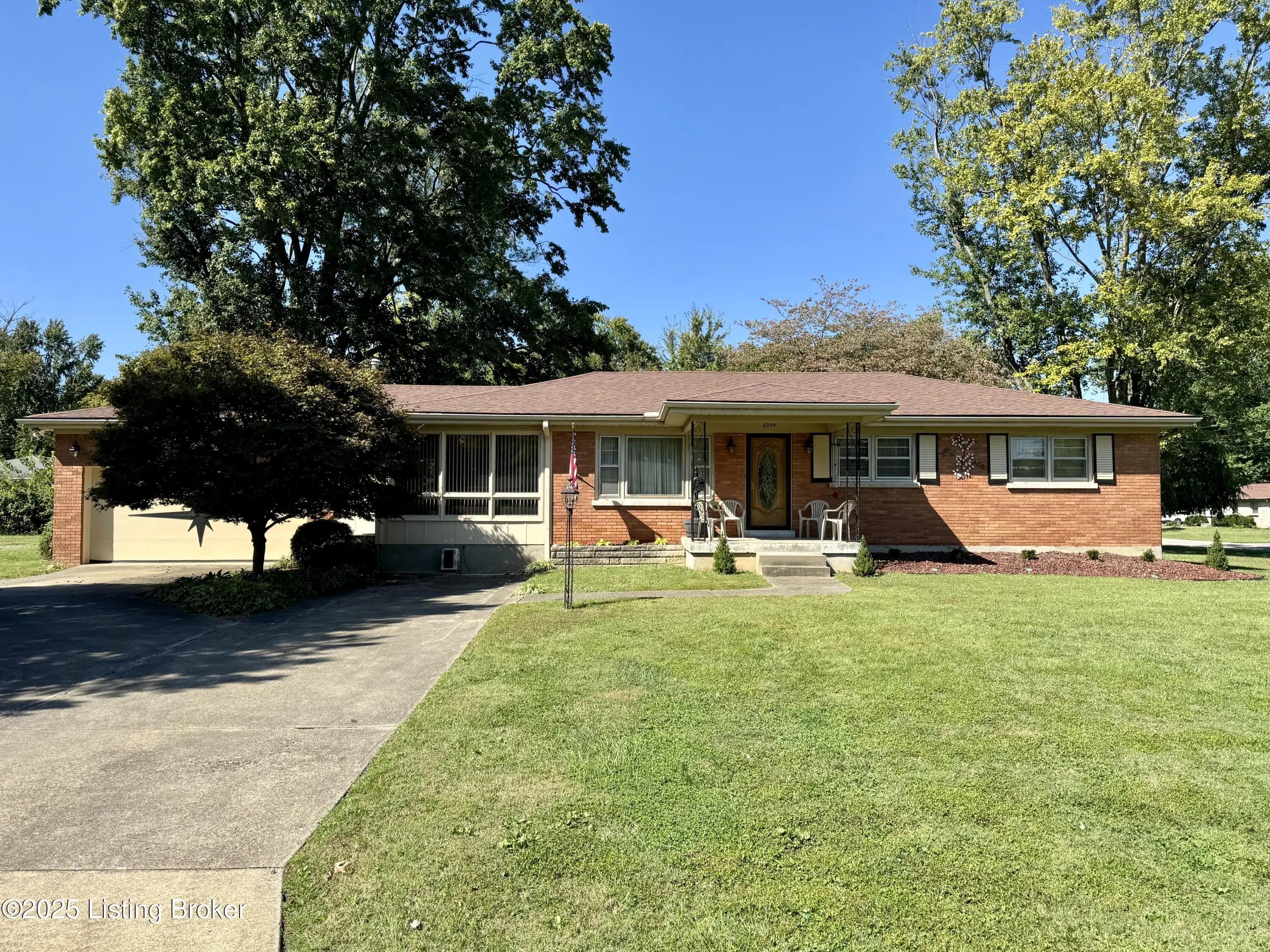 Photo of Listing #1699305