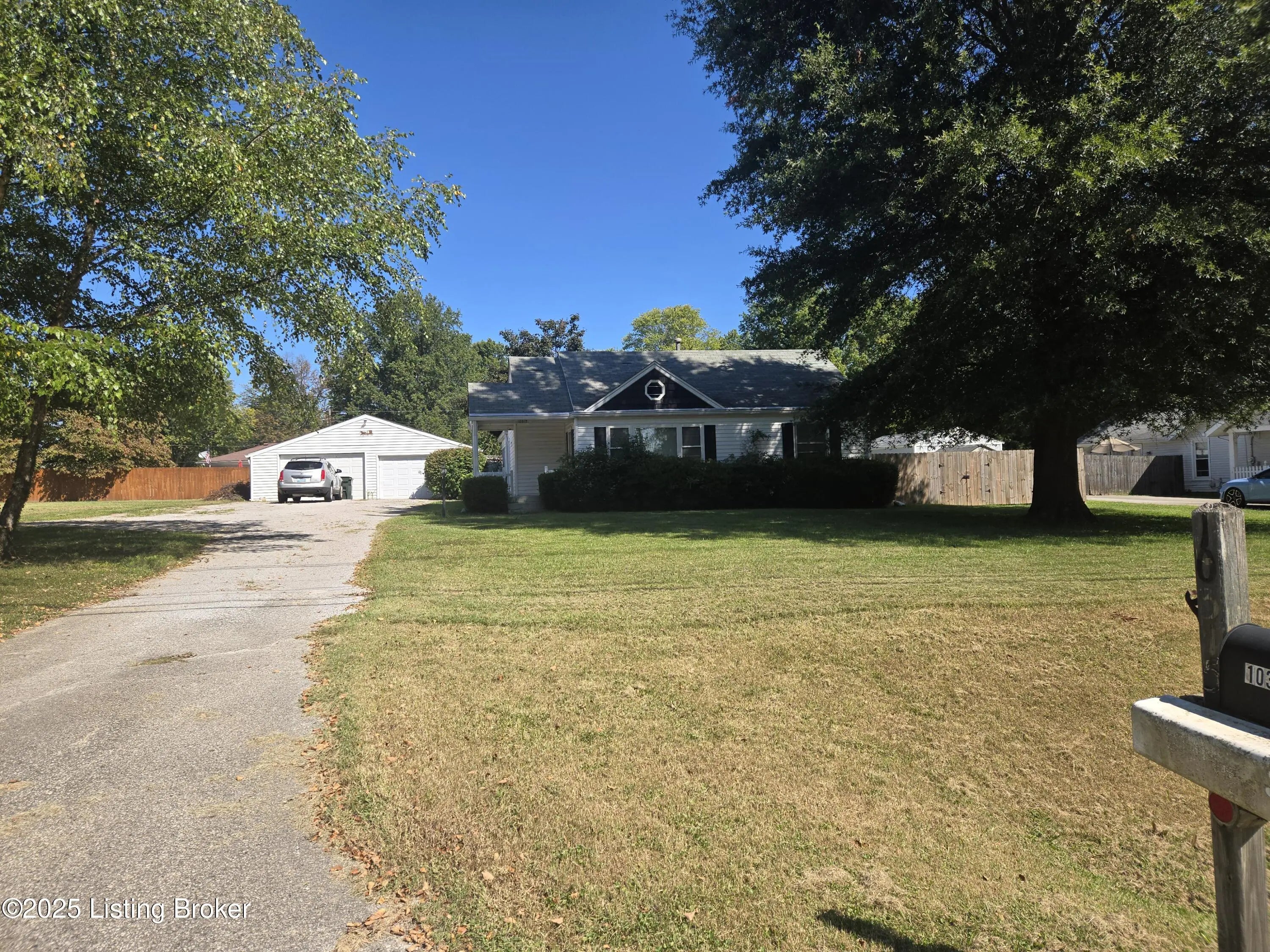 Photo of Listing #1699336