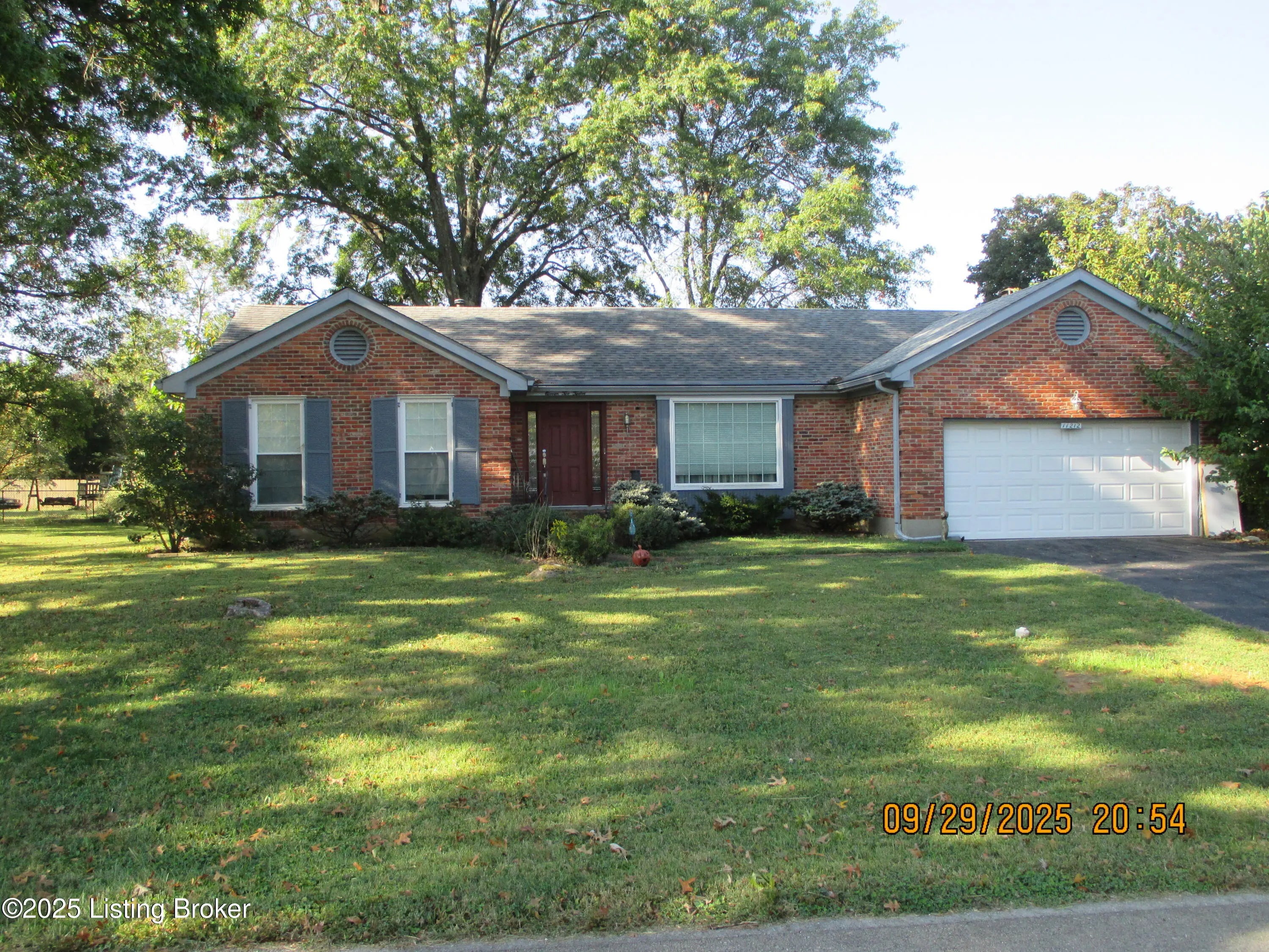 Photo of Listing #1699454