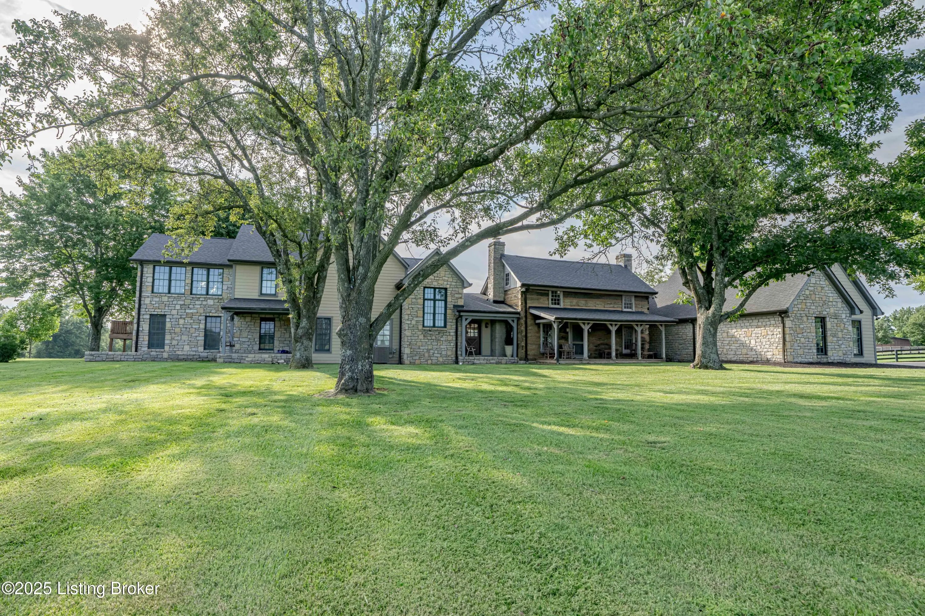 Photo of Listing #1699412