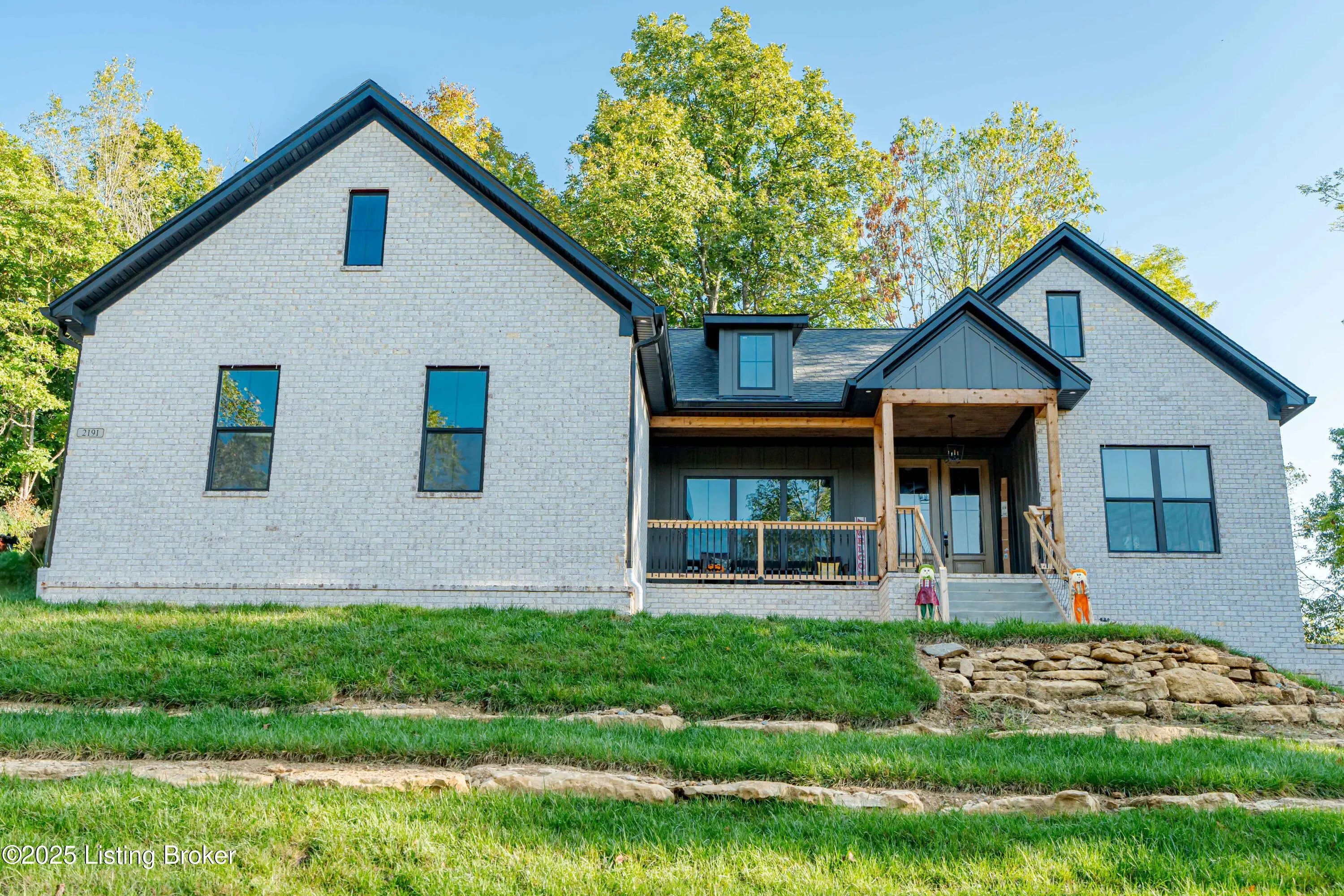 Photo of Listing #1699547