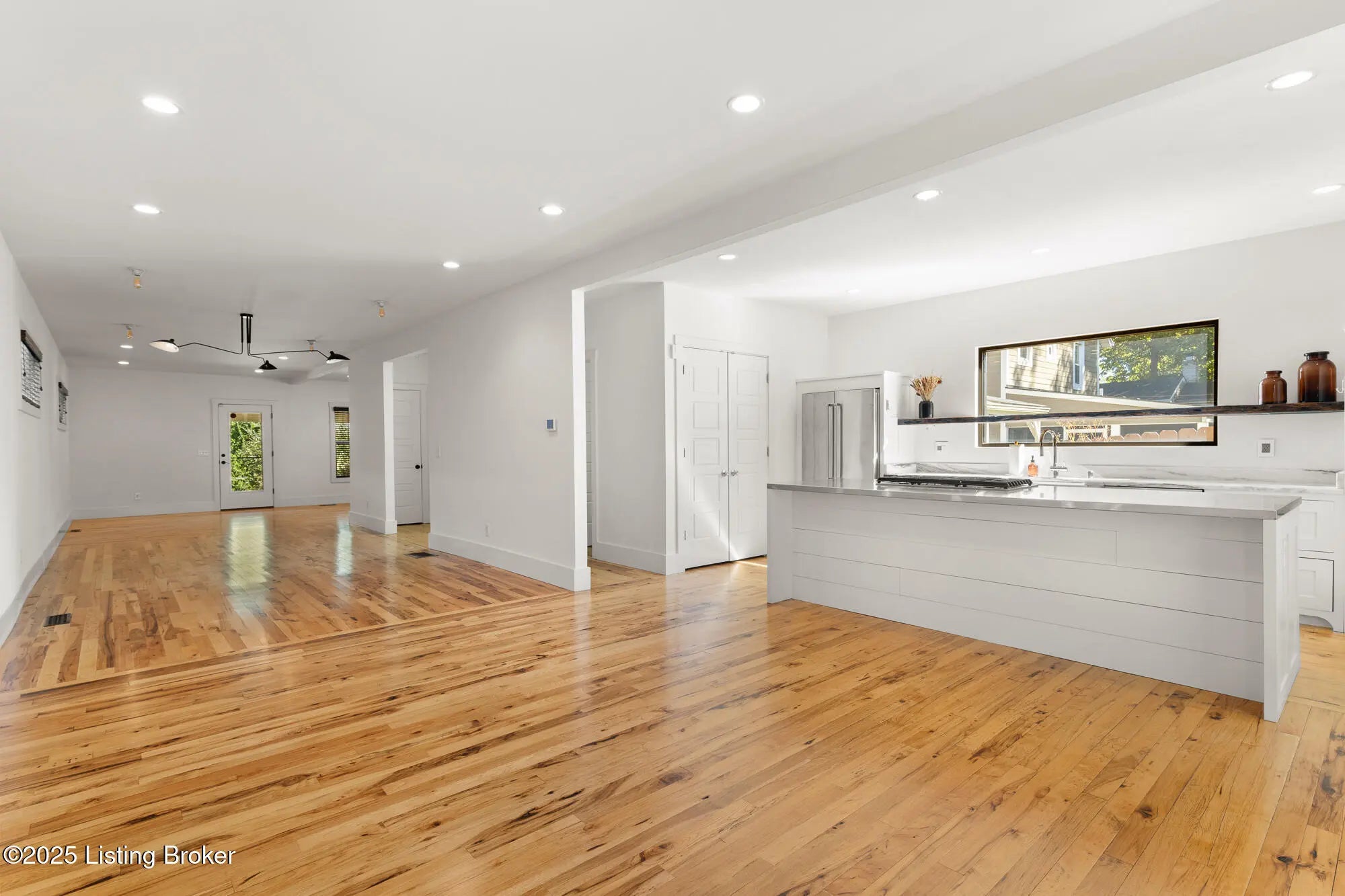 Photo of Listing #1700599