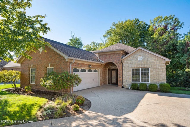 10622 Riva Rd, Louisville