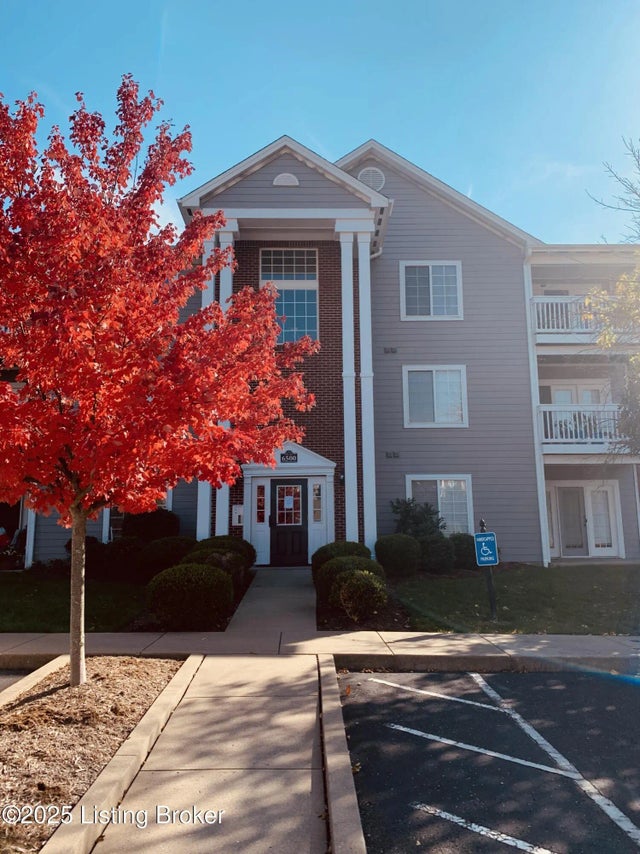 6500 Matalin Pl 310, Crestwood