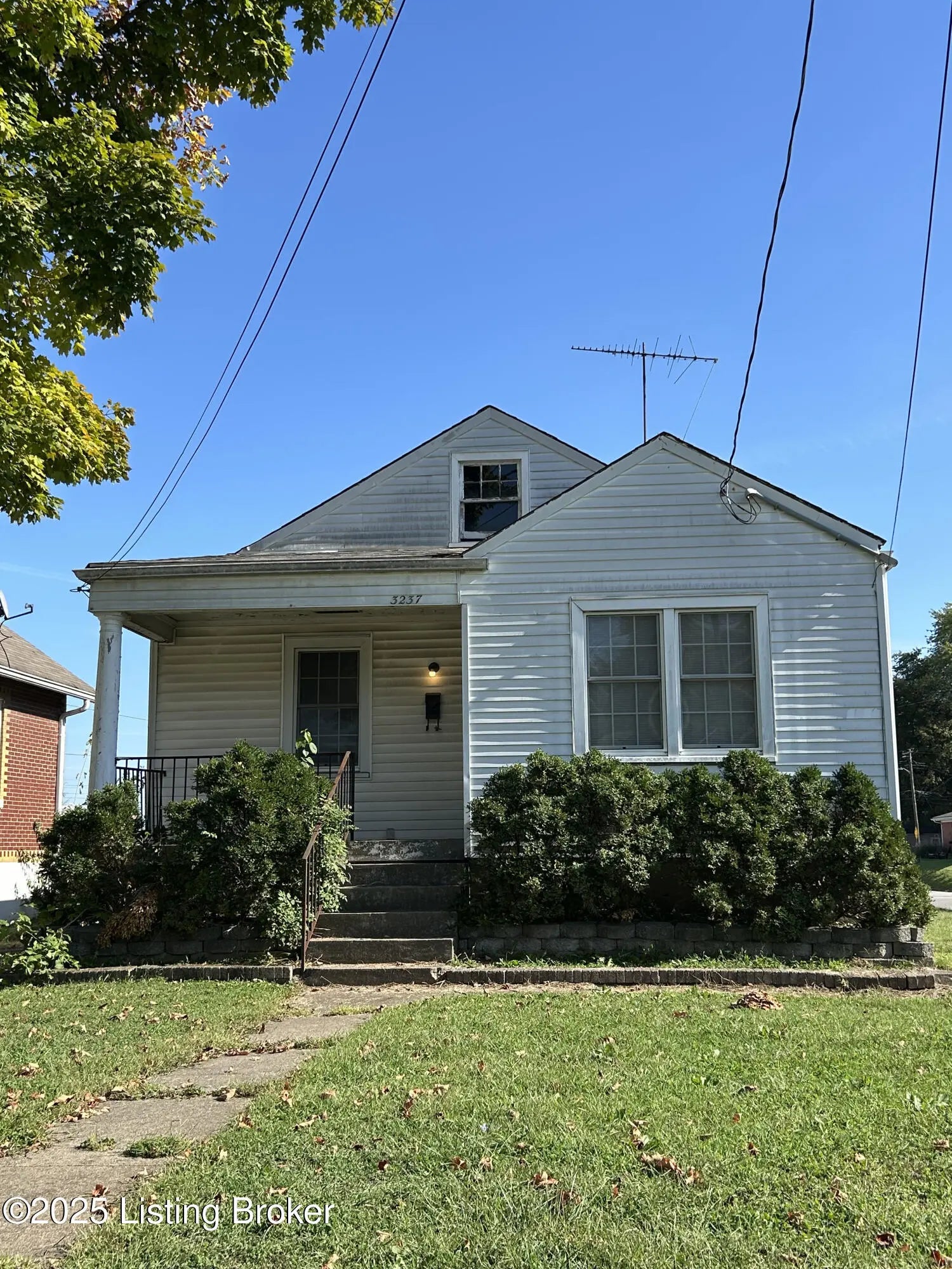 Photo of Listing #1700053