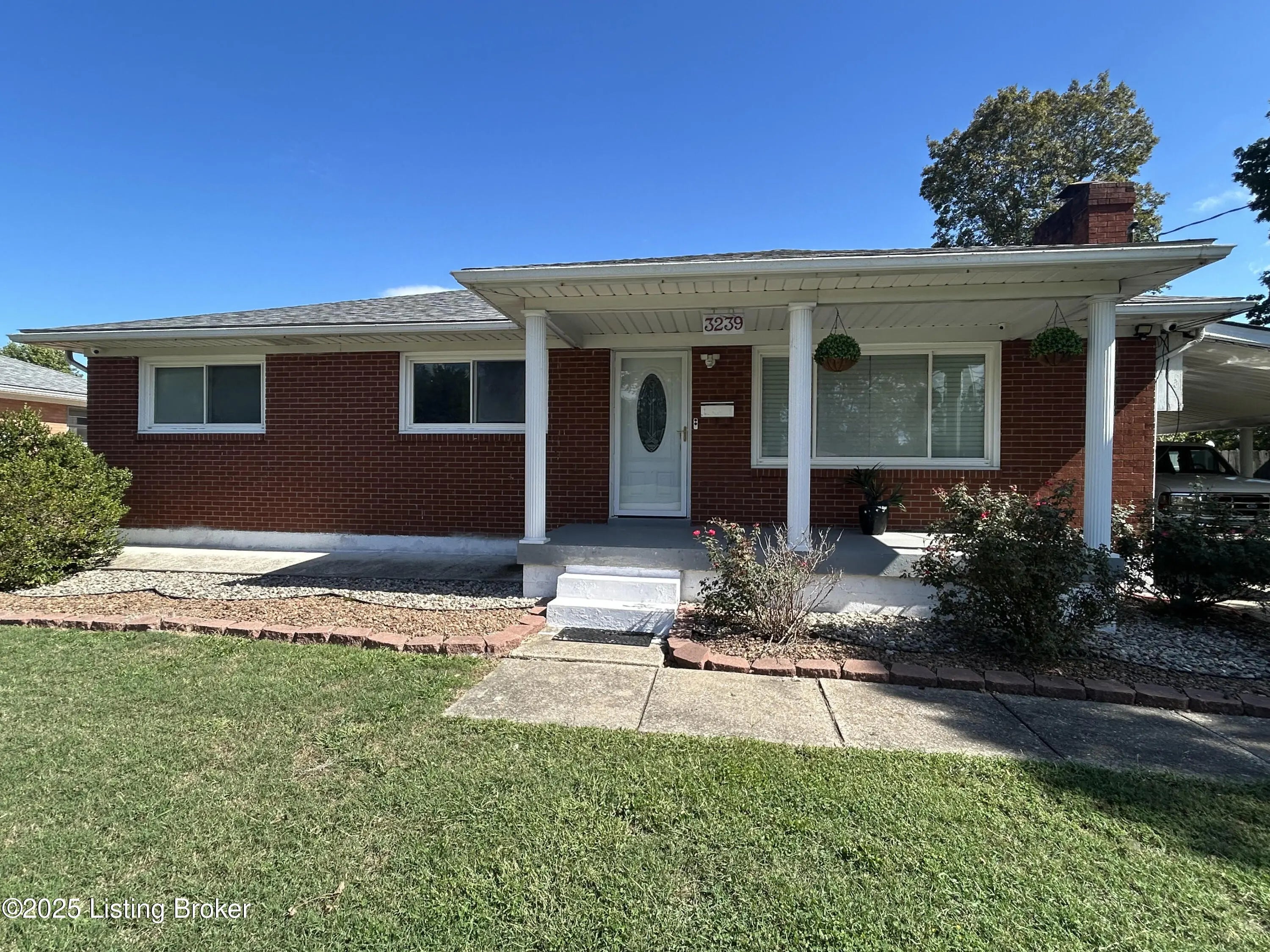 Photo of Listing #1700004