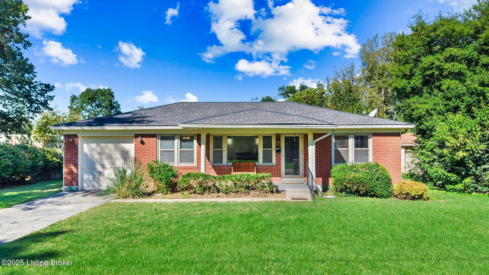 Photo of Listing #1700403