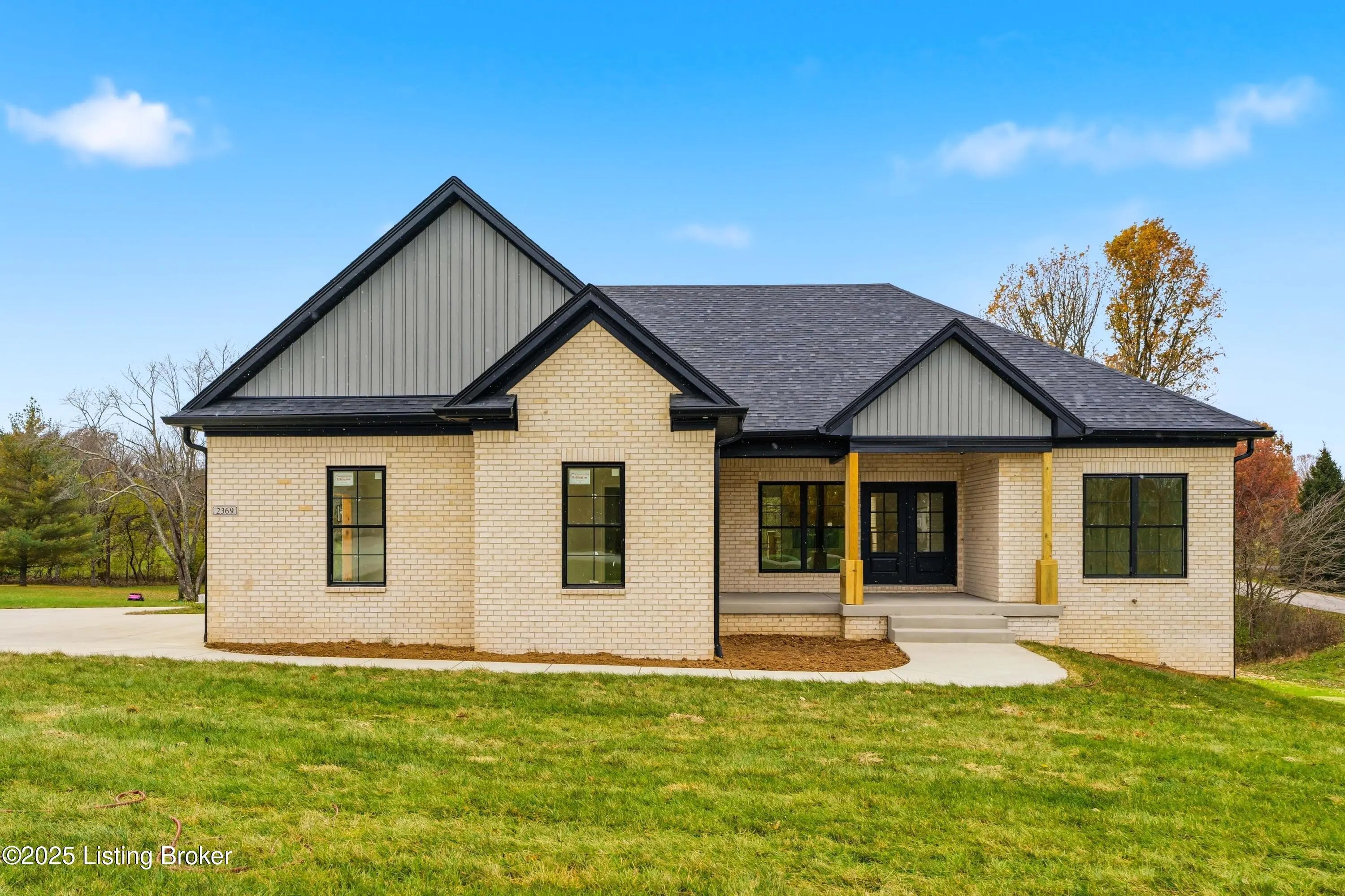 Photo of Listing #1703077