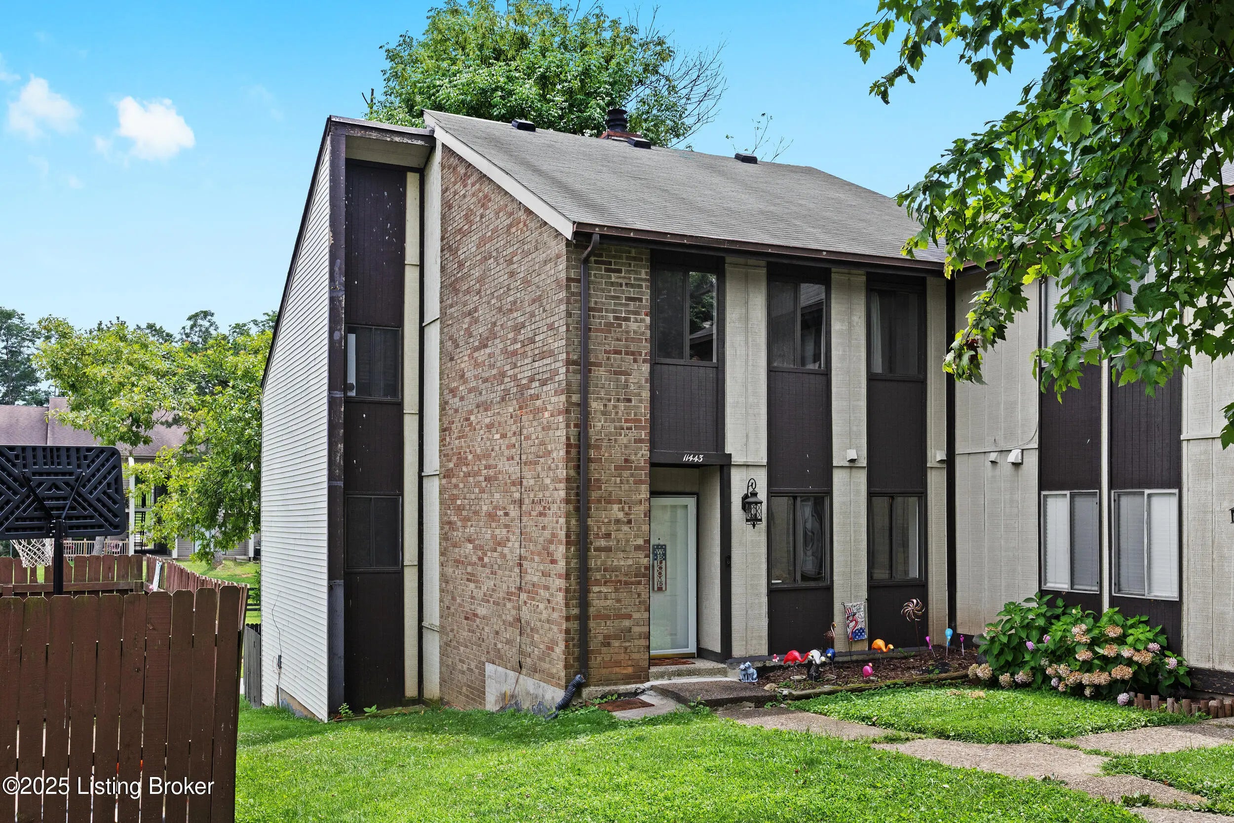 Photo of Listing #1700046