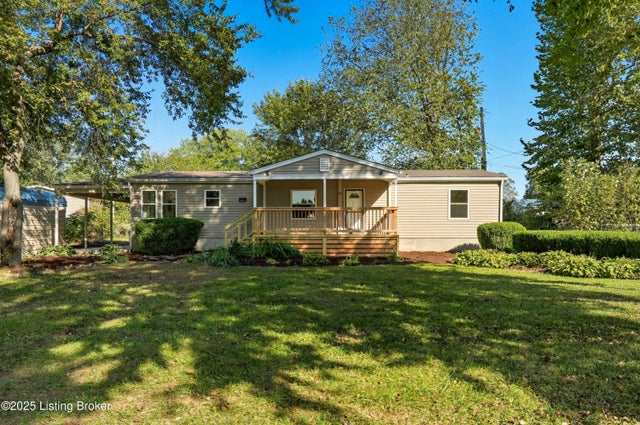 38 Woodstock Cir, La Grange