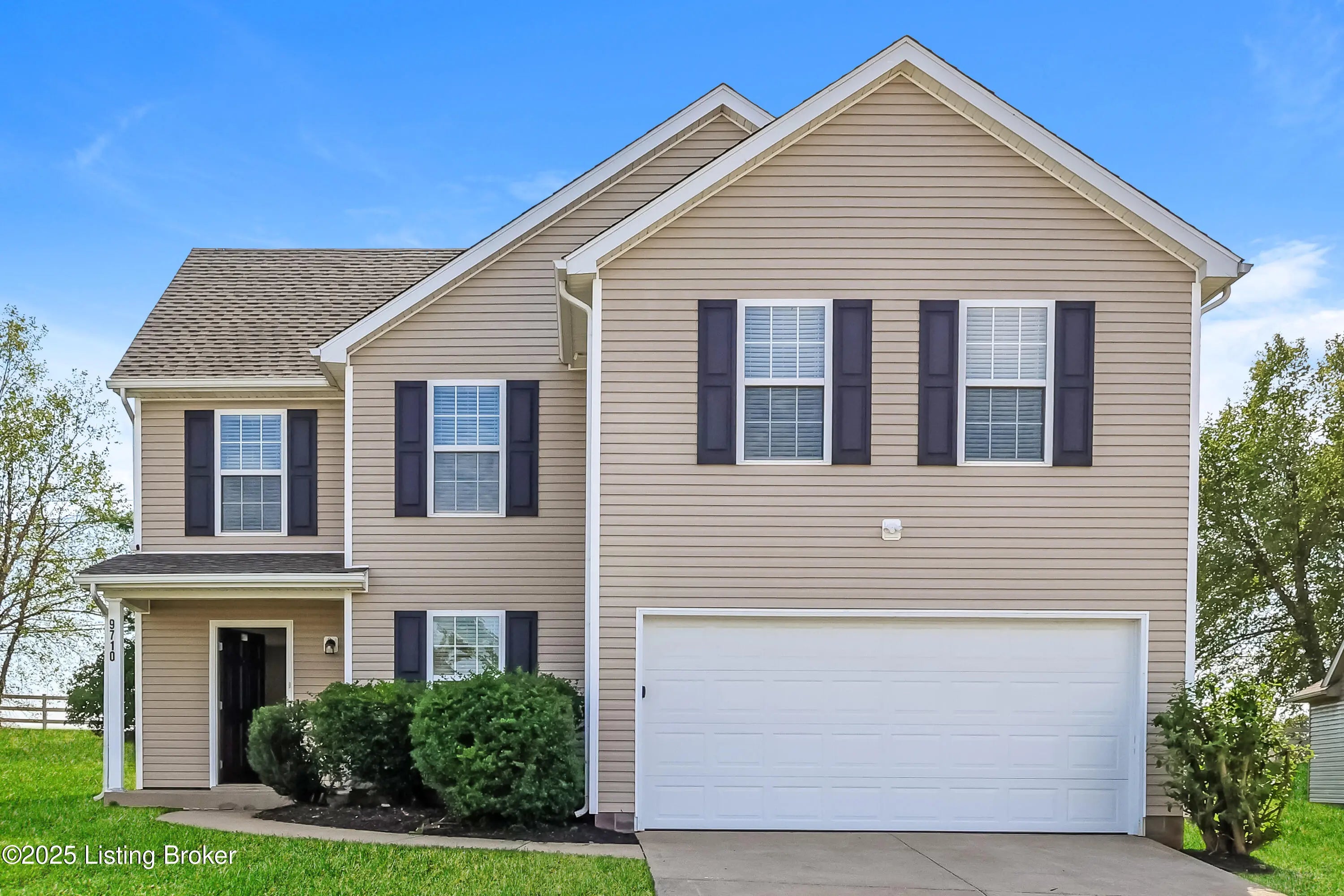 Photo of Listing #1700077