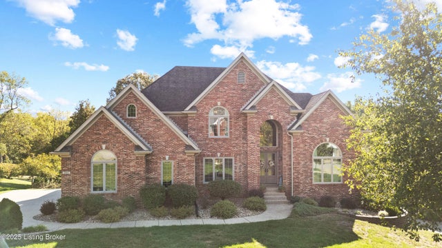 242 White Oak Dr, Mt Washington