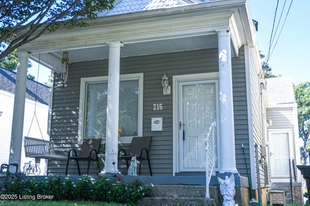 216 Saunders Ave, Louisville
