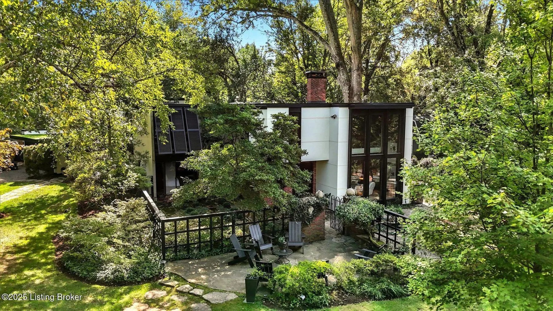 Photo of Listing #1700192