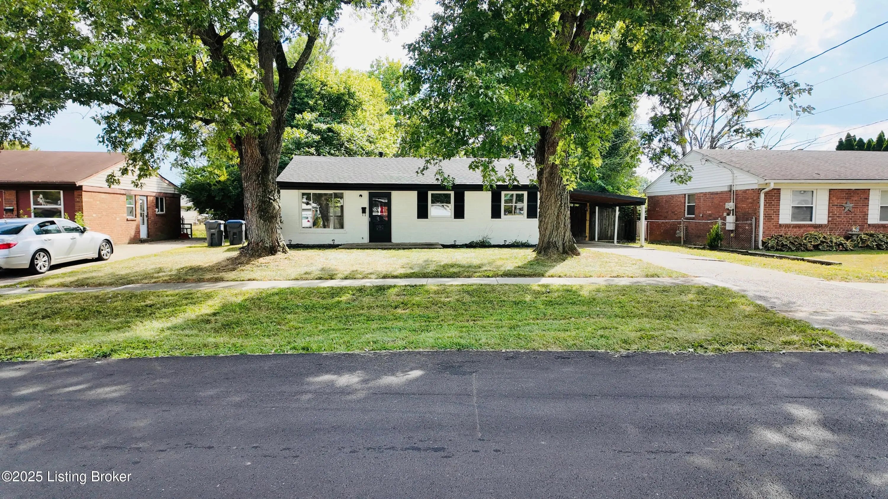 Photo of Listing #1701255