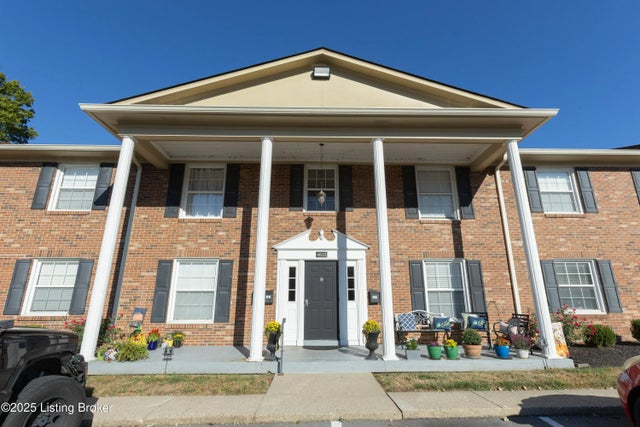 4825 Westmar Terrace Unit 202, Louisville