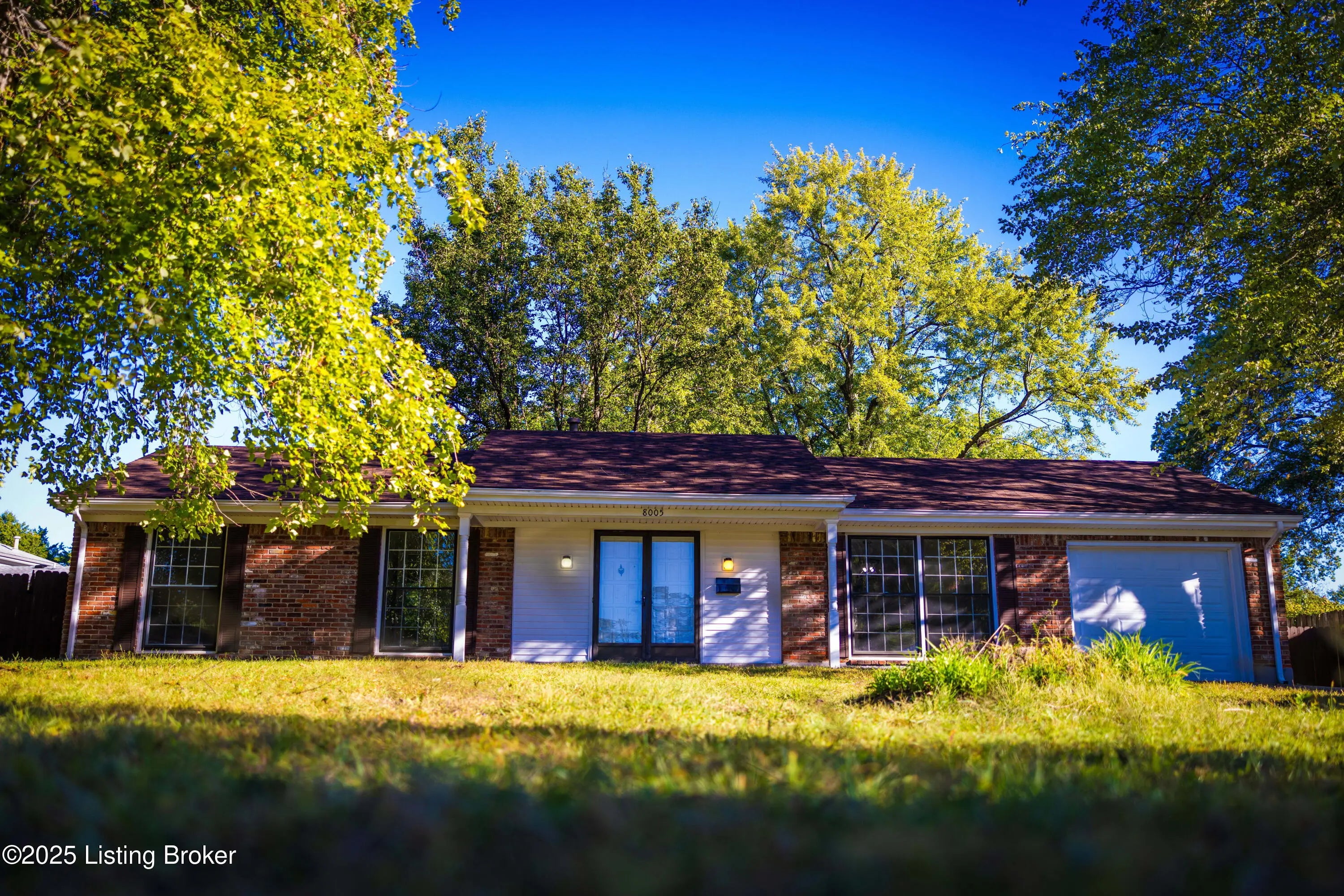 Photo of Listing #1700371