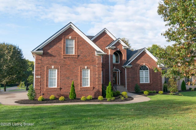 7000 Walton Way, Crestwood