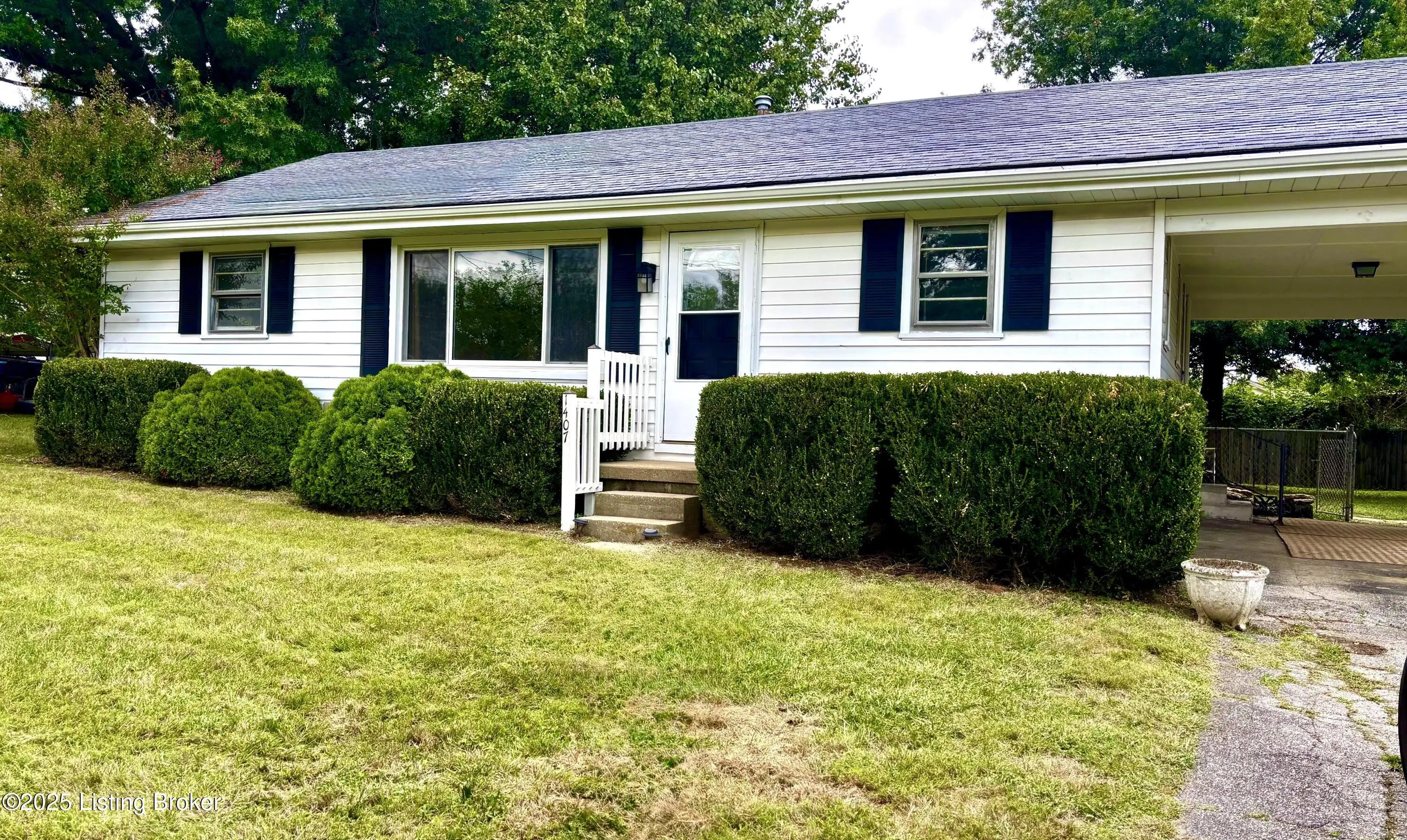 Photo of Listing #1700250