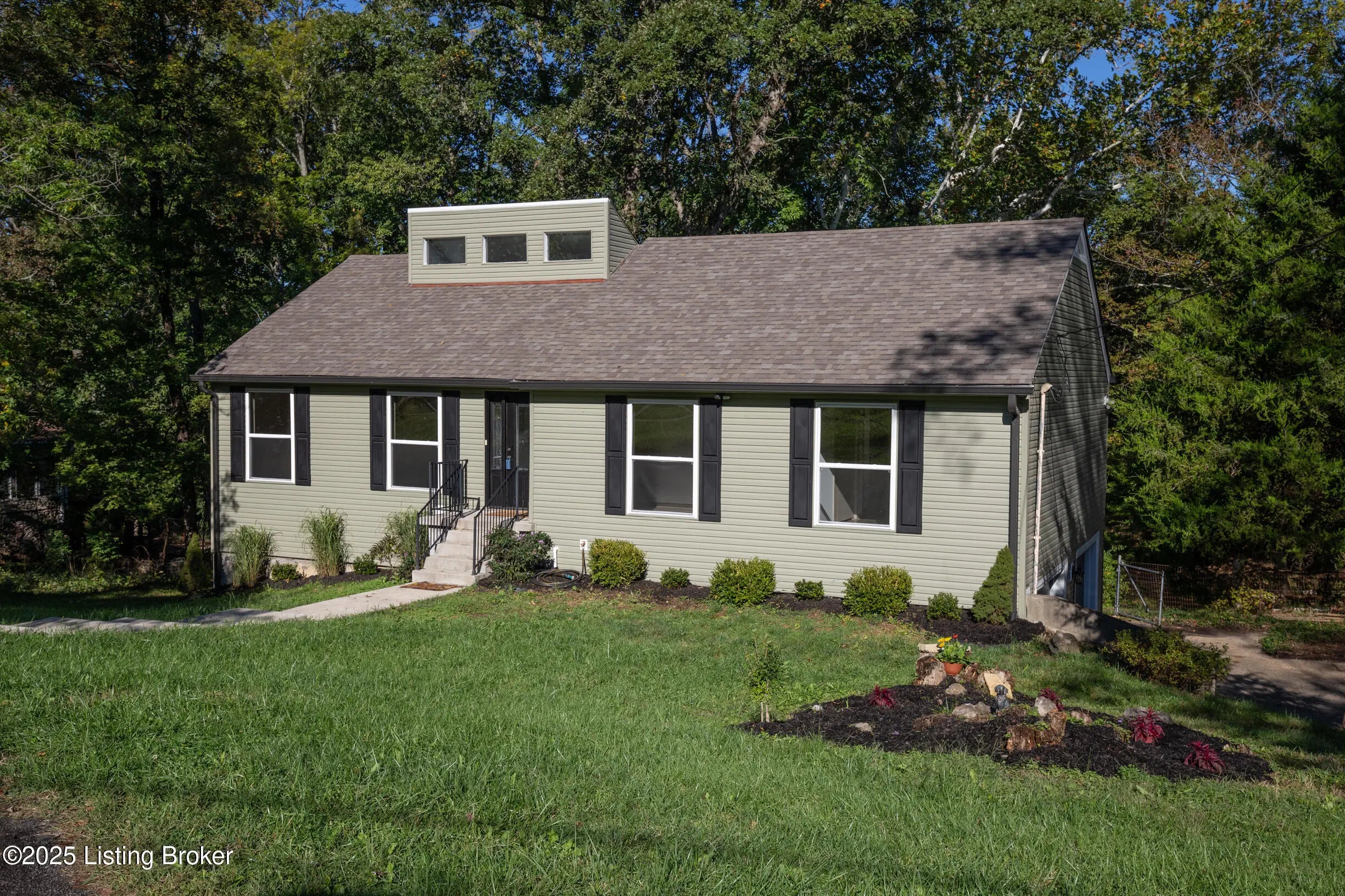 Photo of Listing #1700271