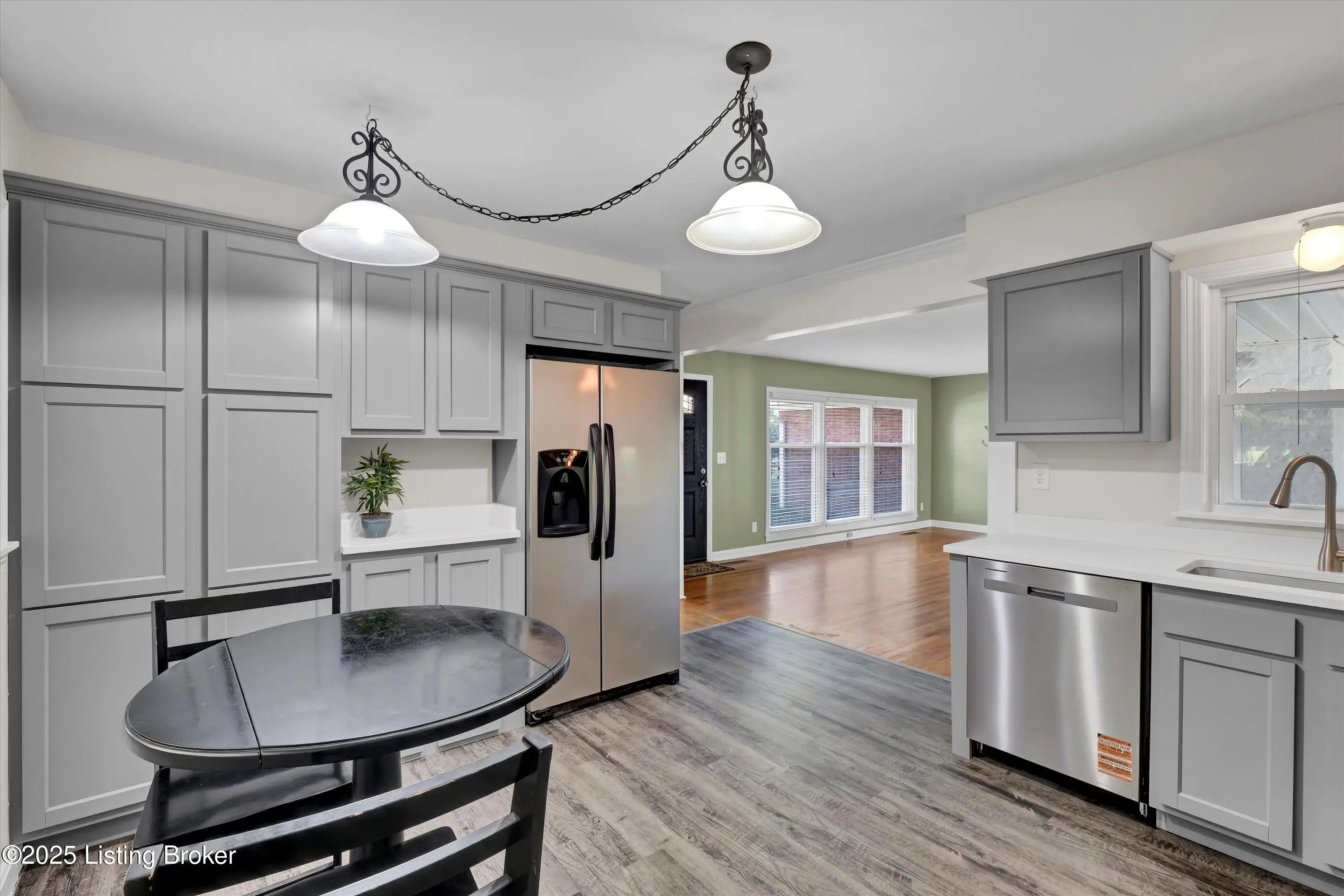 Photo of Listing #1700289