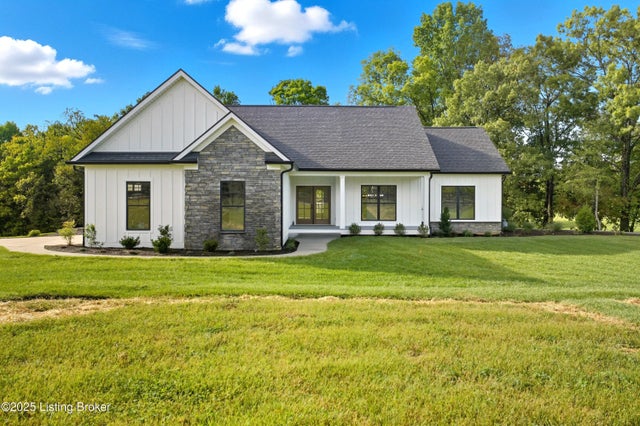 5008 S Hwy 53, Crestwood