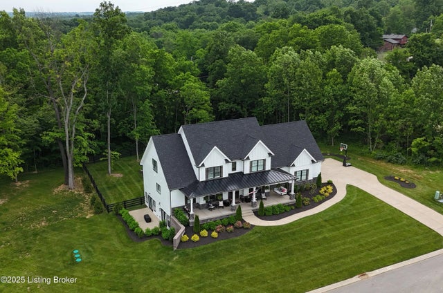 5517 Farmhouse Dr, Crestwood