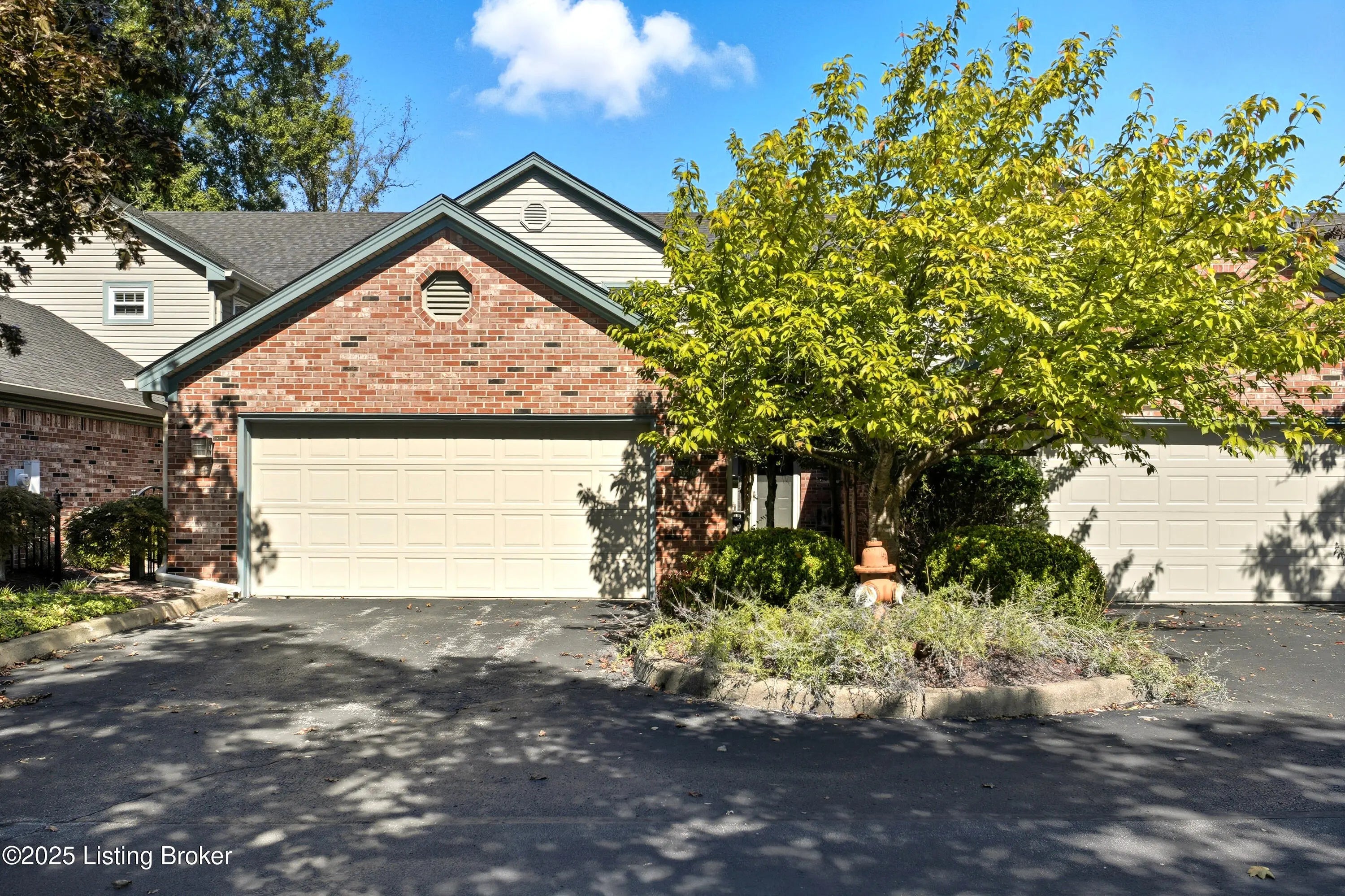 Photo of Listing #1700389