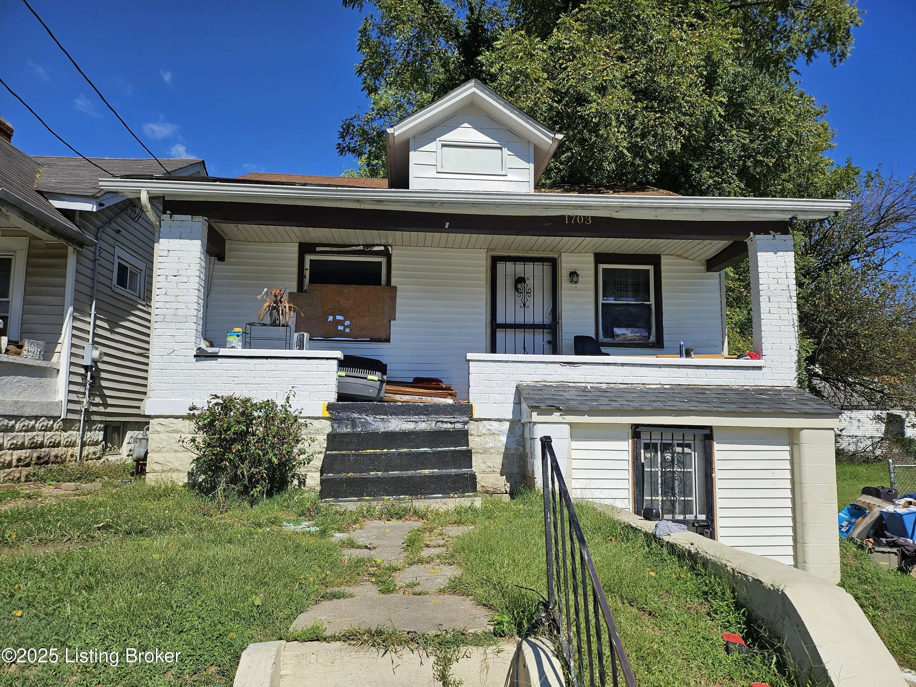 Photo of Listing #1700307