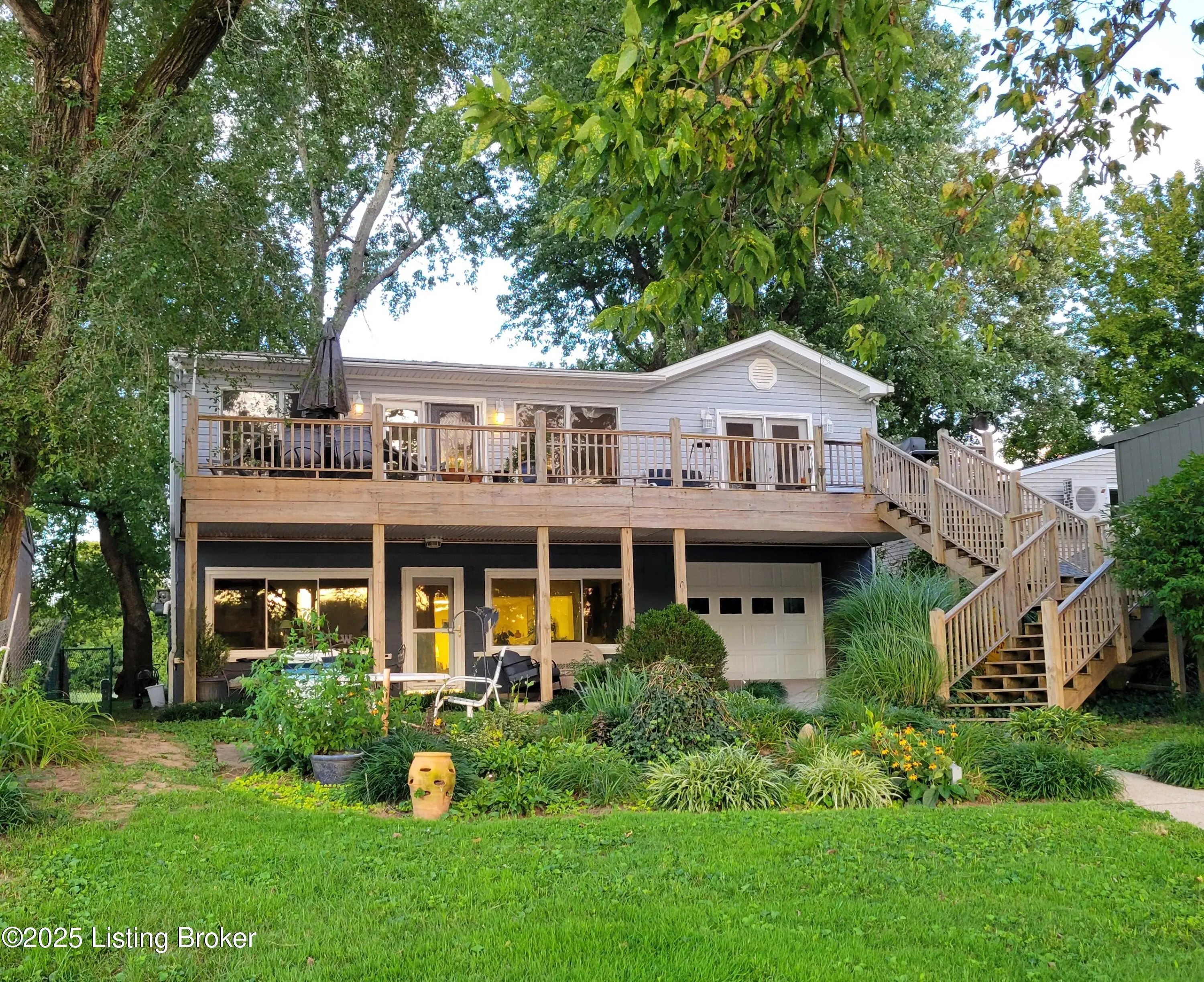 Photo of Listing #1700311