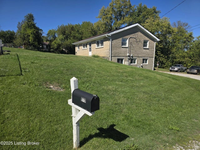 175 Stout Ln, Mt Washington