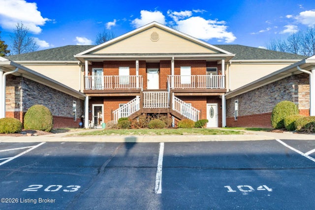 7500 Autumn Pointe Dr Unit 104, Louisville