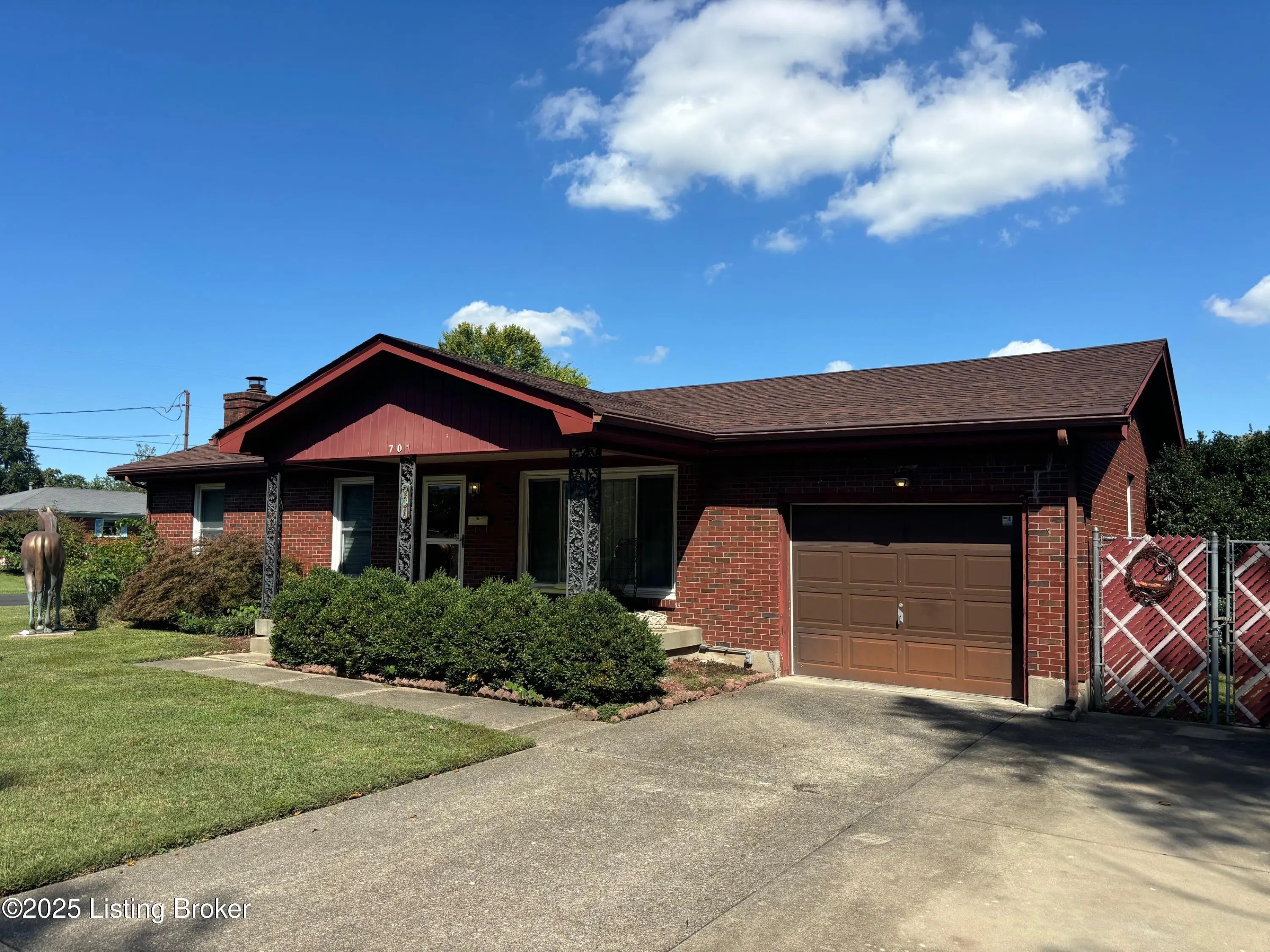 Photo of Listing #1700418