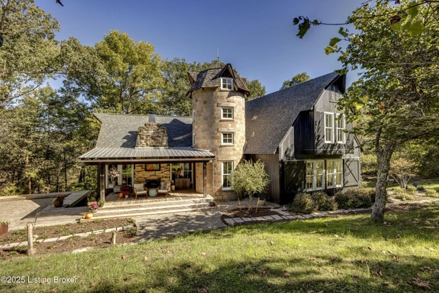 3621 Red Oak Dr, La Grange