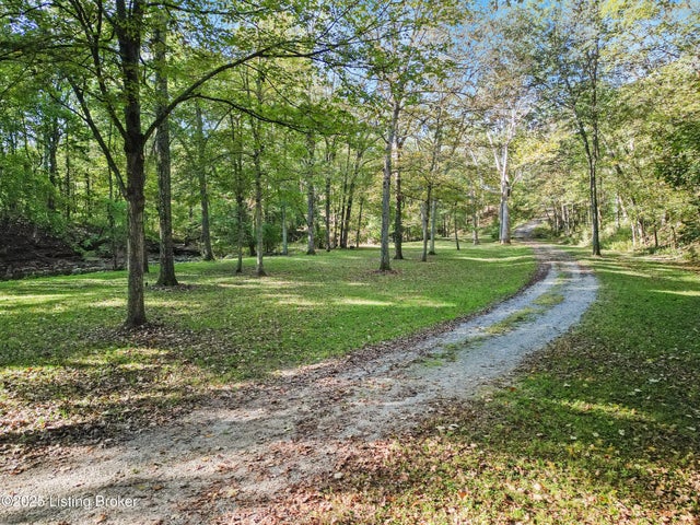 140 Bluegrass Dr, Taylorsville