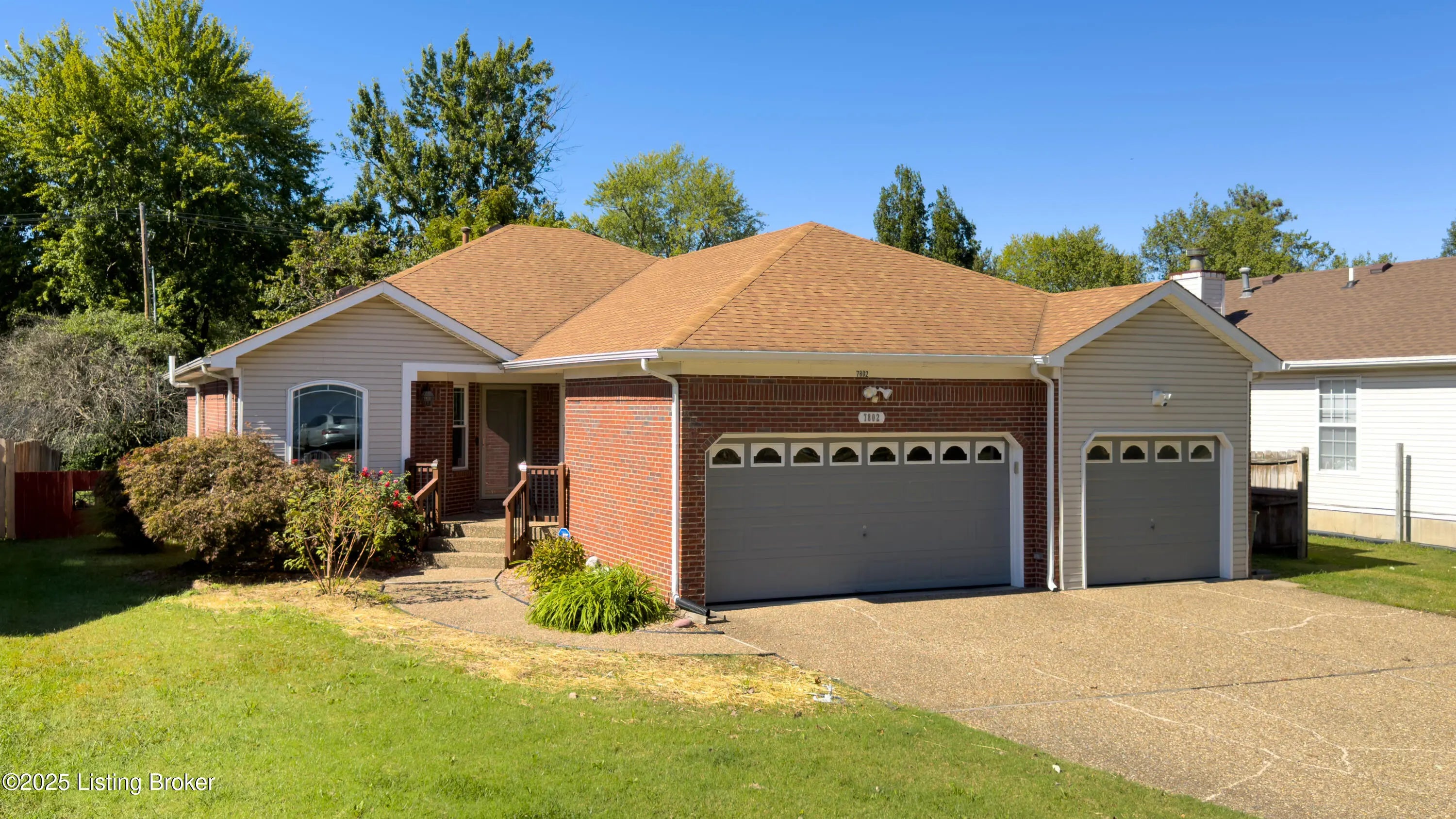 Photo of Listing #1700474