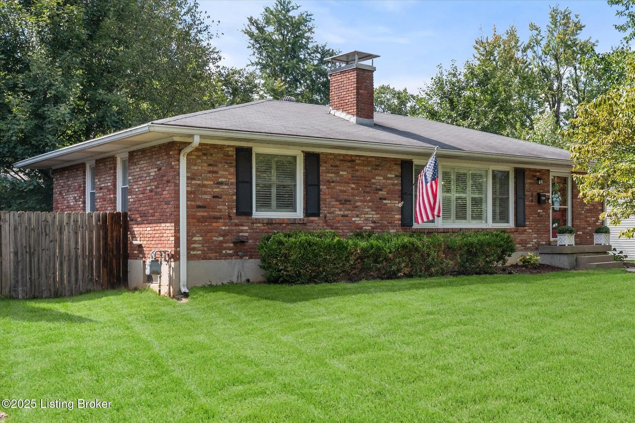 Photo of Listing #1700456